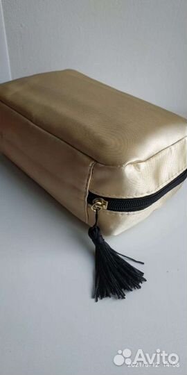 «Косметичка от Avon золотого цвета»