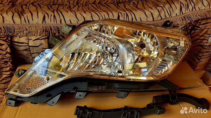 Фара левая Toyota Lend Kruser Prado 150