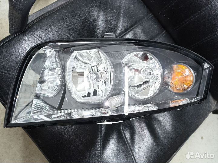 Фара левая 8Z0941003K audi A2