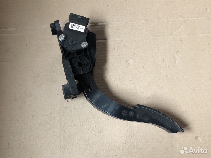 Hyundai solaris педаль газа