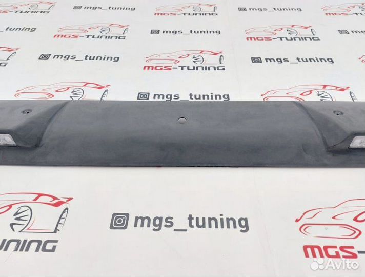 Передний спойлер (B) на Mercedes G-Class W464