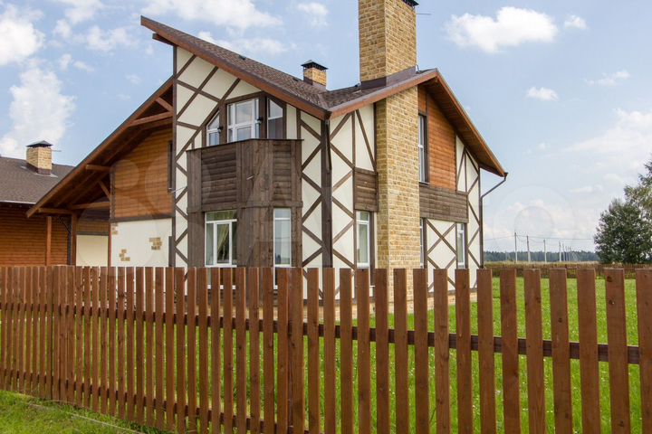 Коттедж 217,7 м² на участке 15,9 сот.