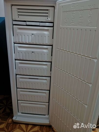 Морозильная камера Indesit SFR 167NF