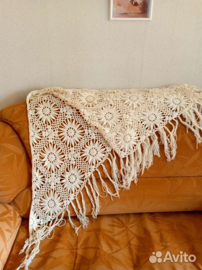 Треугольный платок вязаный