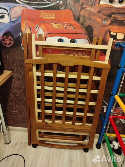 Детская кроватка с матрасом