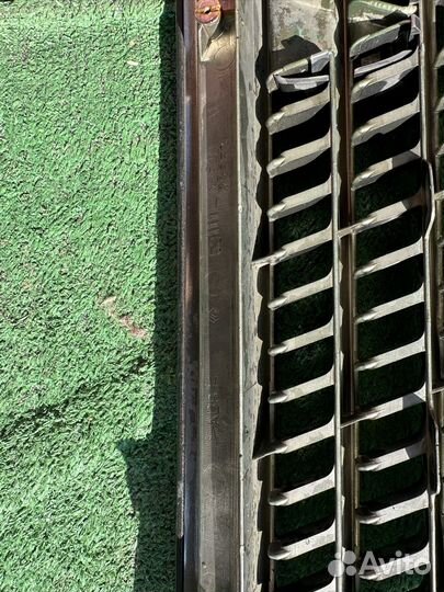 Решетка радиатора Toyota Chaser оригинал