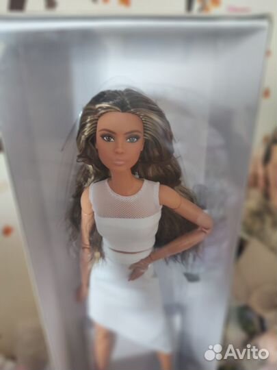 Бронь Наталия Кукла Barbie Looks Брюнетка Лина