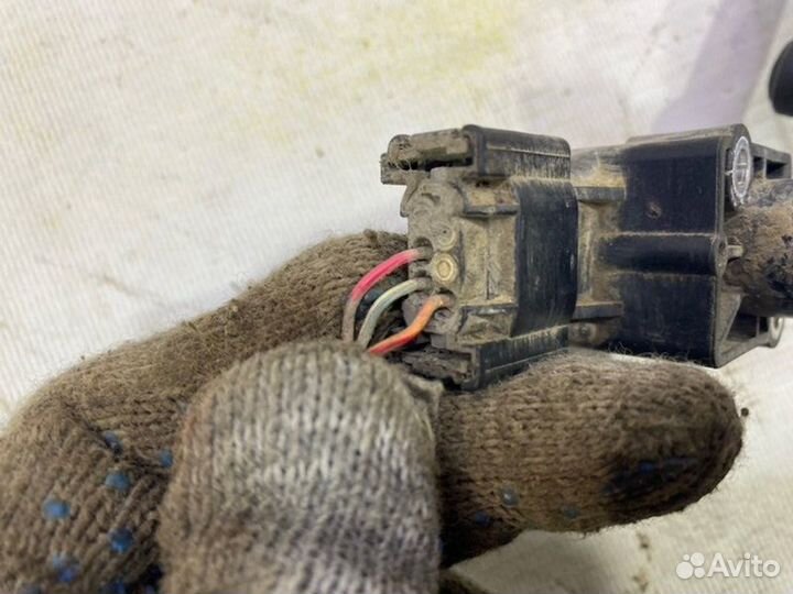 Датчик дорожного просвета задний левый