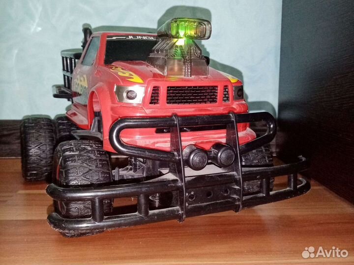 Радиуправляемая машина Hot whees