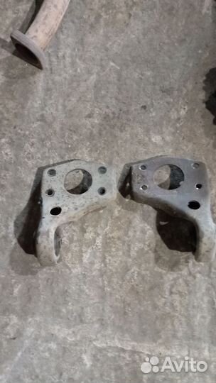 Кронштейн переднего моста ssanyng