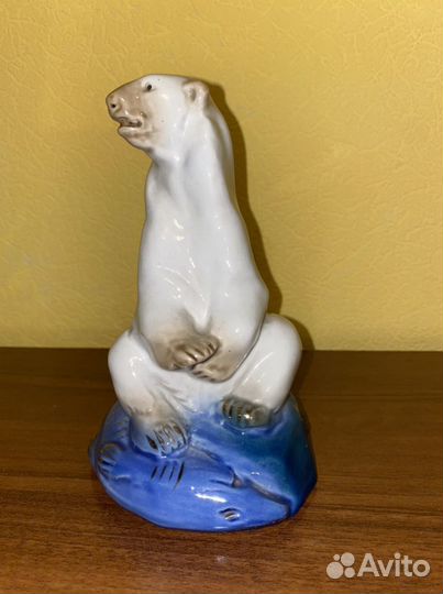 Статуэтка белый медведь фарфор Гжель