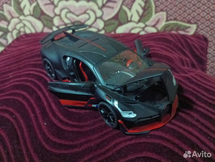 Bugatti divo 1:24