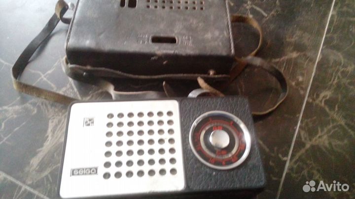 Продаётся радиоприемник Selga404, с кожаным футляр
