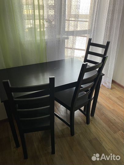 Кухонный стол и стулья IKEA