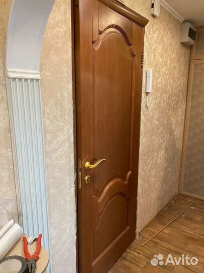 Дверь входная деревянная бу