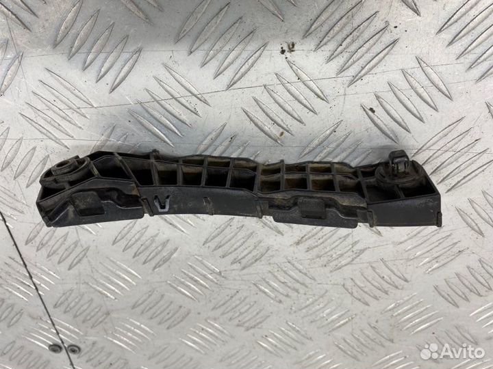 Б/У крепление бампера (кронштейн) передний левый