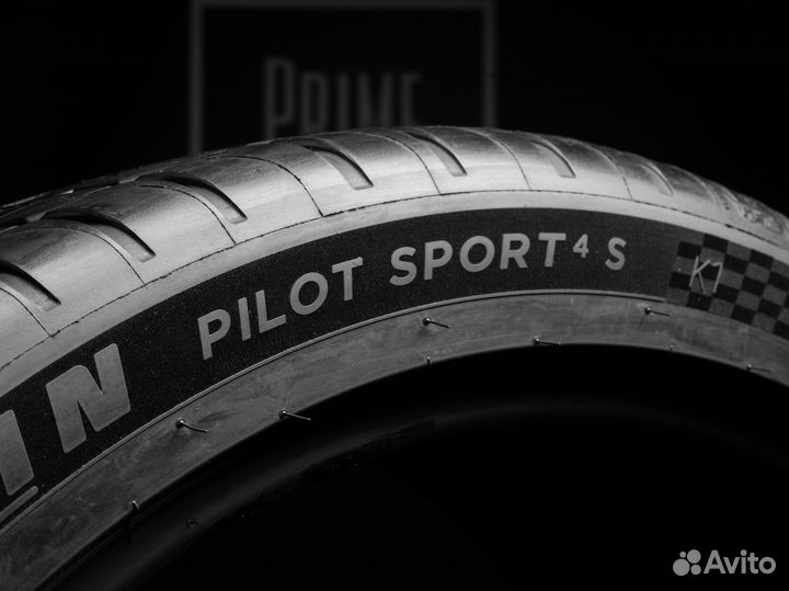 Michelin Pilot Sport 4 S 245/35 R20 и 305/35 R20 98Y