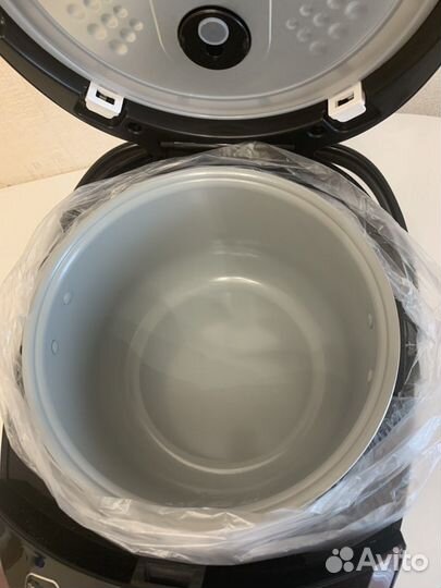 Мультиварка новая