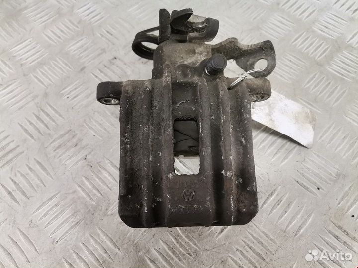 Суппорт задний правый для Volkswagen Passat 5