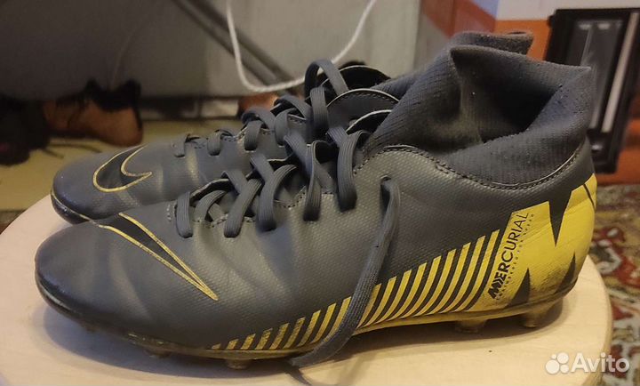 Бутсы футбольные