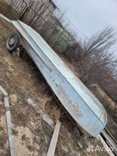 Лодка с прицепом