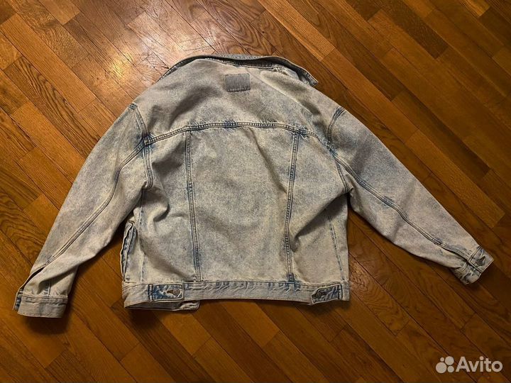 Джинсовая куртка pull and bear