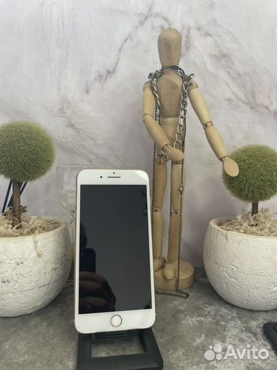 iPhone 8 Plus, 64 ГБ