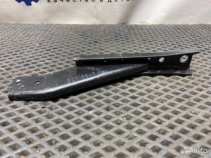 Кронштейн подножки Volvo FH4 82318846