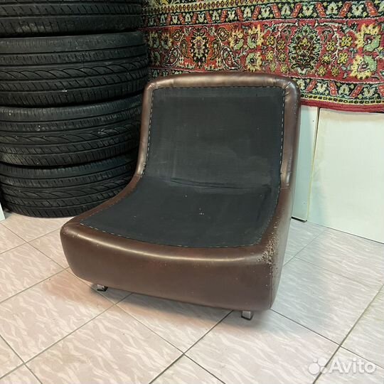 Кресло напольное кожаное