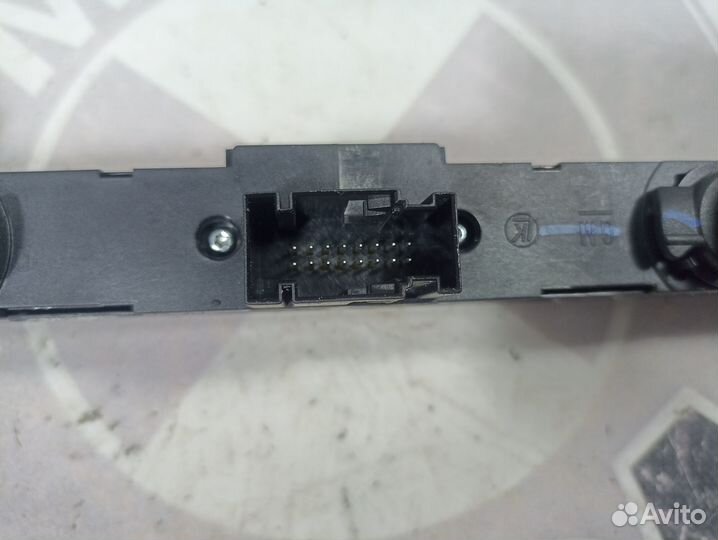 Кнопка аварийной сигнализации Opel Astra H