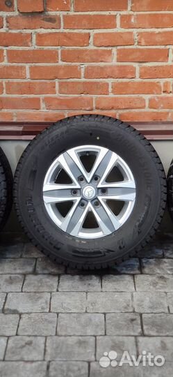 Bridgestone Blizzak DM-V3 245/70 R16