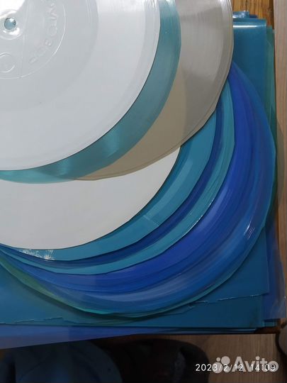 Пластинки гибкие.и уже не очень