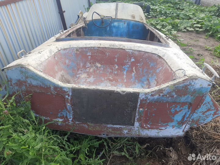 Лодка моторная