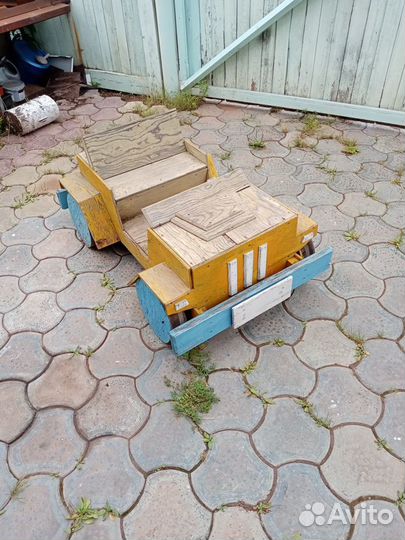 Продам детскую машинку