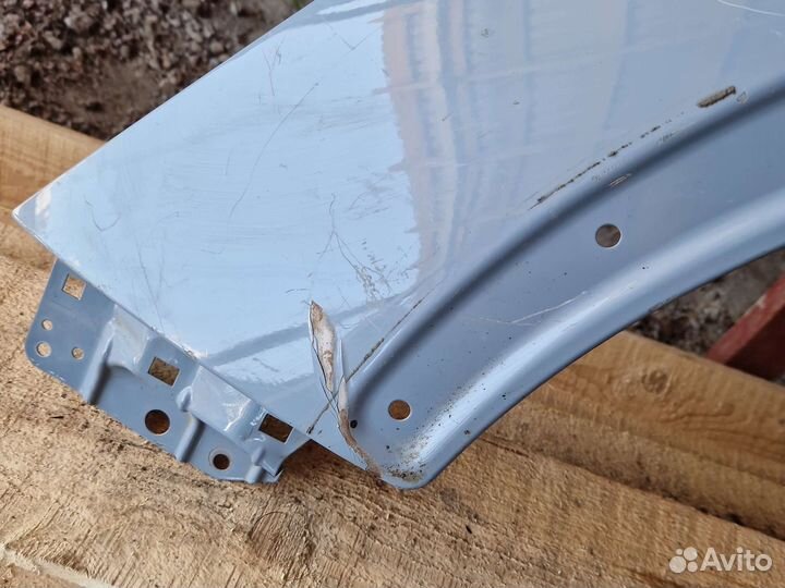 Передний левый крыло subaru XV2