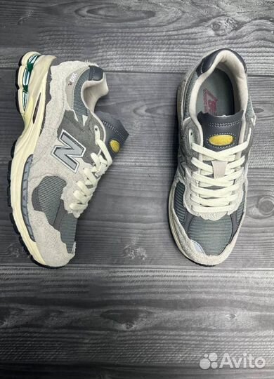 Кроссовки New Balance 2002R