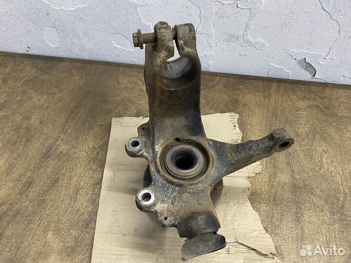 Кулак поворотный правый Ford Focus 2