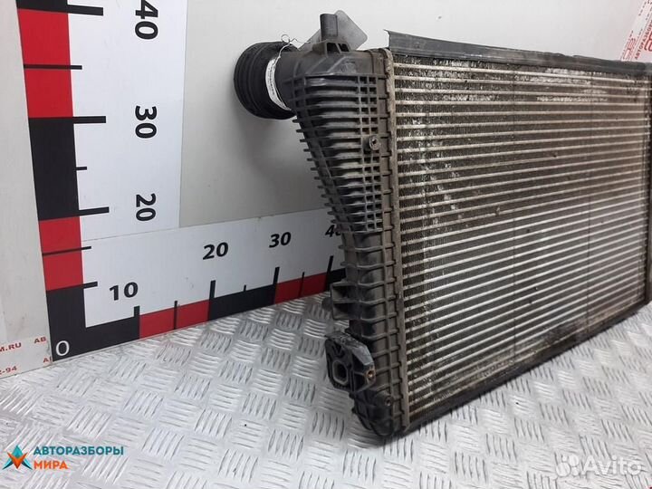 Интеркулер Volkswagen Golf 4 2005 1K0145803CD