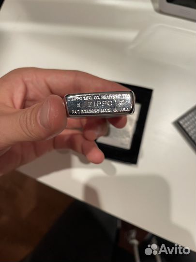 Зажигалка Zippo редкая с девушкой и подковой