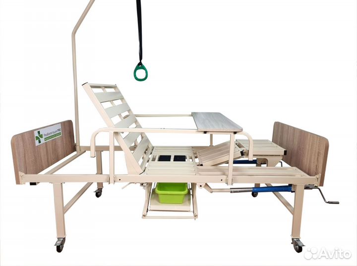 Медицинская кровать для ухода за больными
