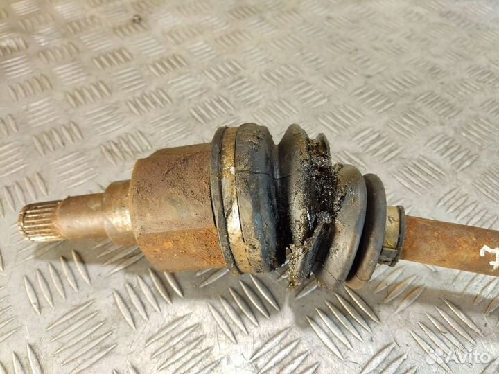 Полуось передняя левая Ford Focus 2005-2008