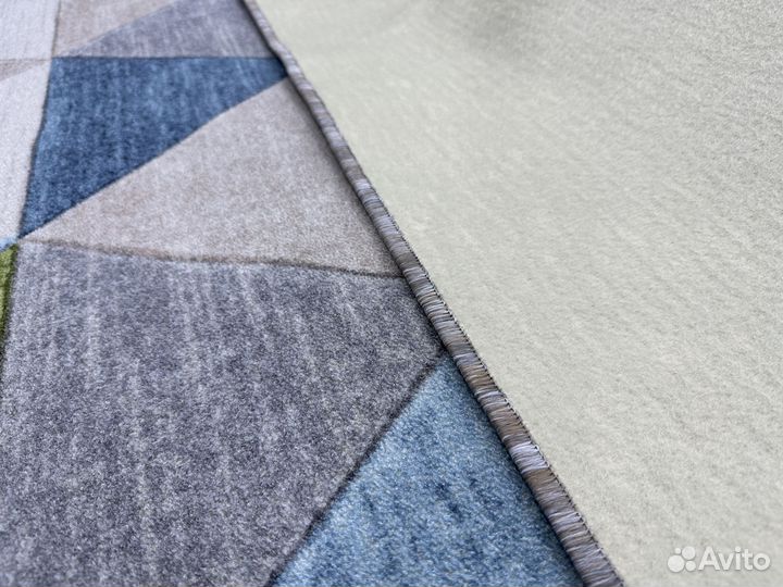 Палас 1.5 х 1.6 м новый