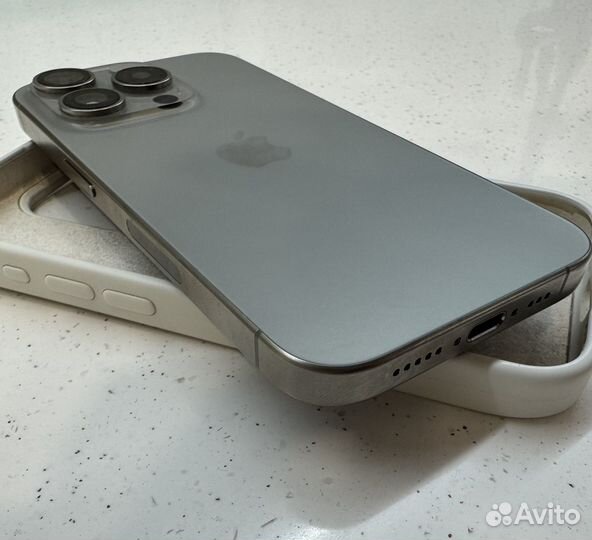 iPhone 15 Pro, 128 ГБ