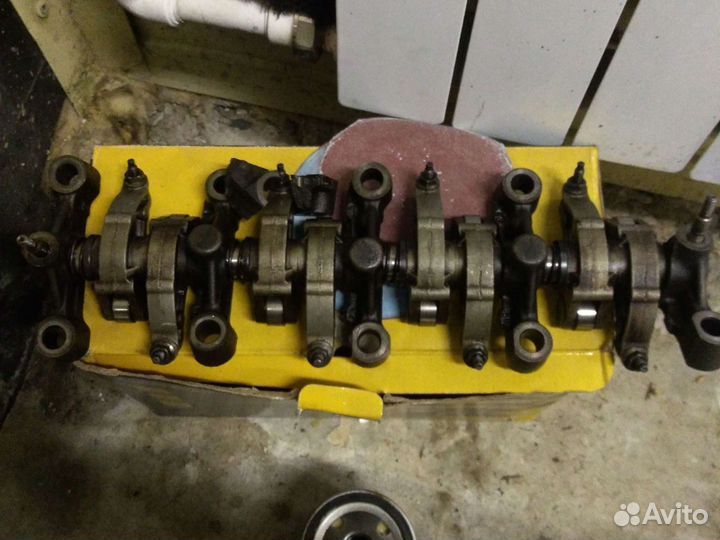 Ось коромысел с рокерами пежо 206