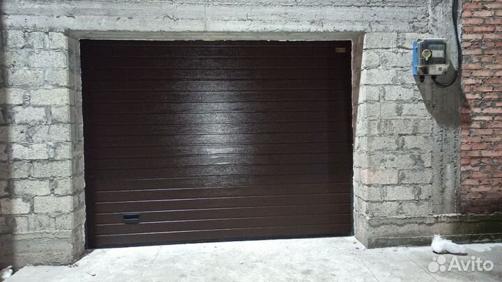 Секционные ворота