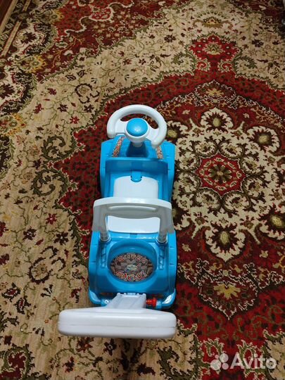 Детская машинка каталка с ручкой