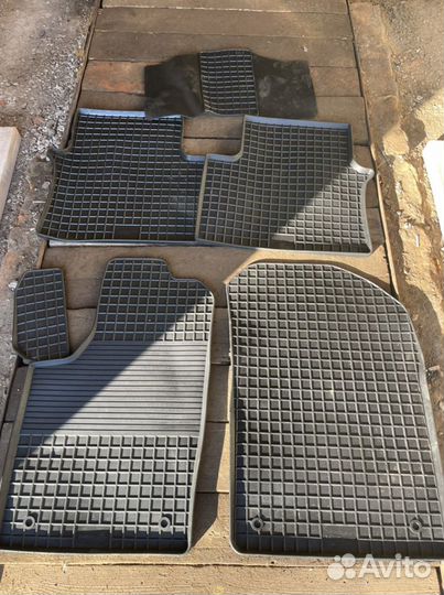 Продам новые коврики на Geep