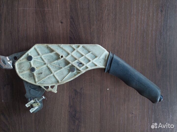 Рычаг стояночного тормоза Ford Focus l