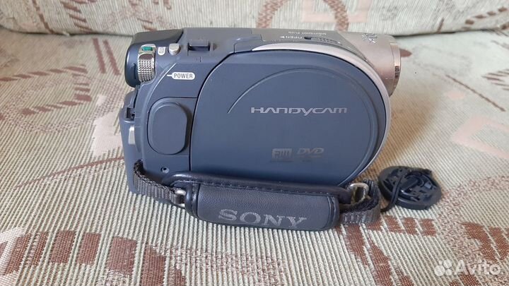 Цифровая видеокамера Sony DCR-DVD205E