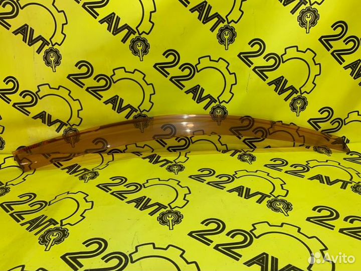 Ветровик передний правый Nissan Primera TP12